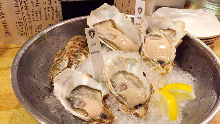 OYSTER LOVER'Sのカキ盛り合わせ