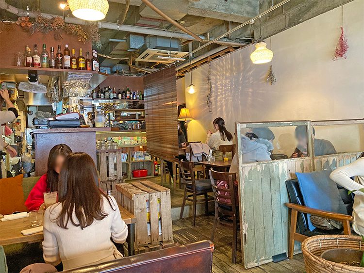 Alley Cafe（アリーカフェ）の店内