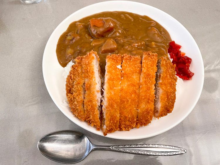 つり堀 武蔵野園 のカツカレー