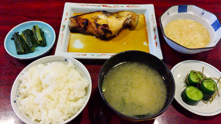 「陸蒸気」の沖めだいの定食