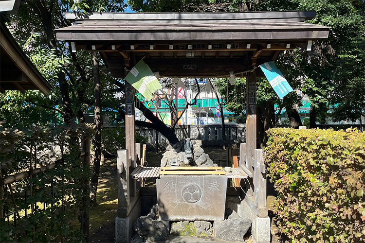 武蔵野八幡宮の手水舎（てみずや）