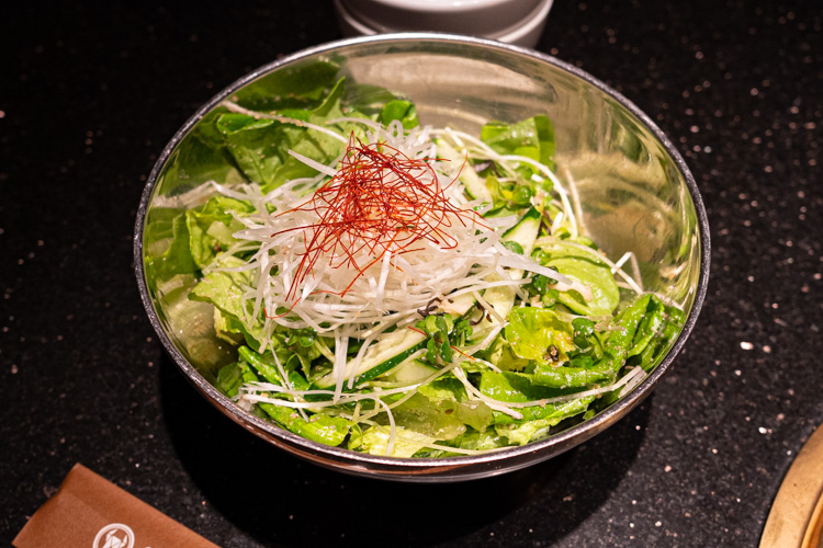 「焼肉いのうえ」の焼肉王道INOUEサラダ