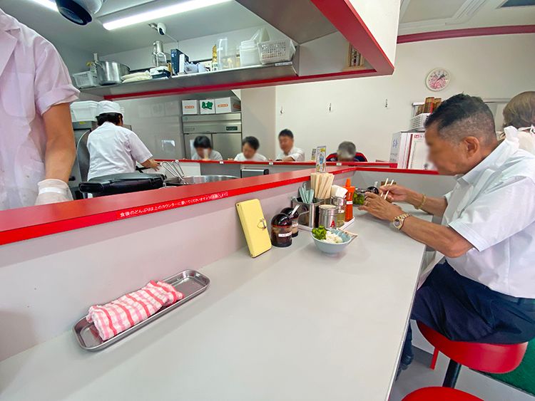 邦ちゃんラーメンの店内