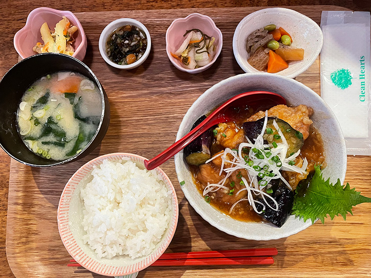 もがめ食堂の定食