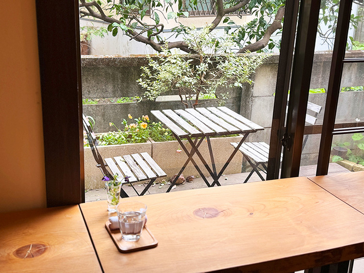 「happyDELI 宿町287 Cafe」の窓からの景色