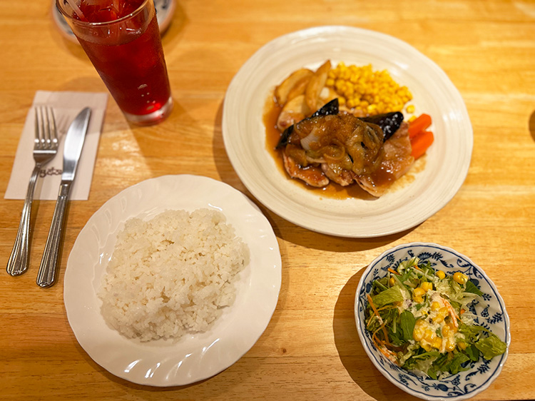 「らすぷーる」のナスとポークのしょうが焼き