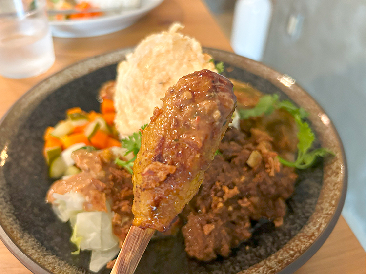 SATE LILIT AYAM