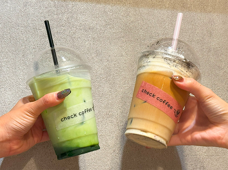 checkcoffee抹茶ラテとオレオクリームラテ