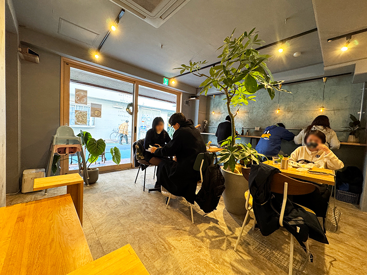 「Cafe Sadiiq」店内1