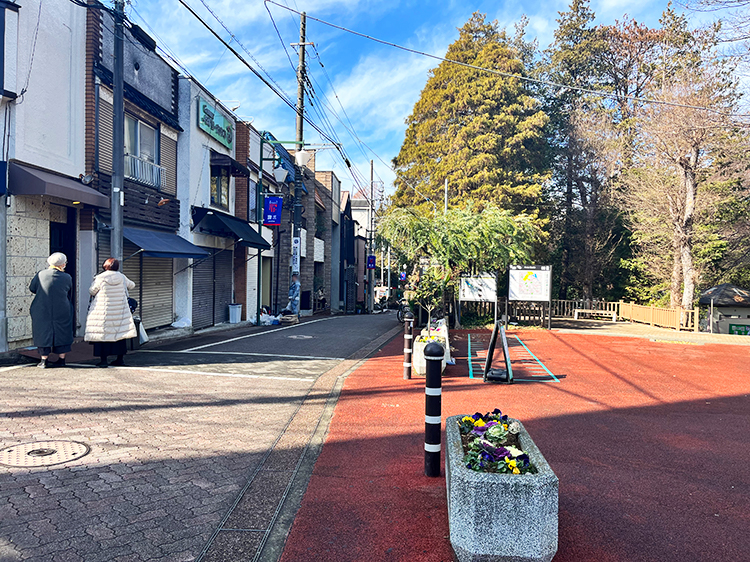 「㐂堂」井の頭公園駅前の道