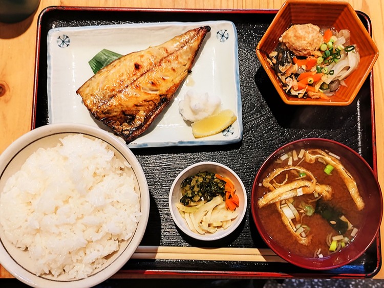 「和食 竹田」塩さば干物定食